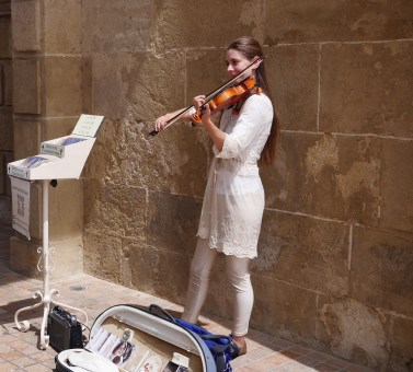La violinista del Puente. Klara Gomboc