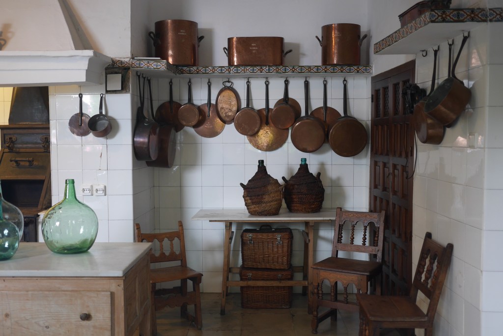 Cocina del Patio de los Gatos. Viana. C.